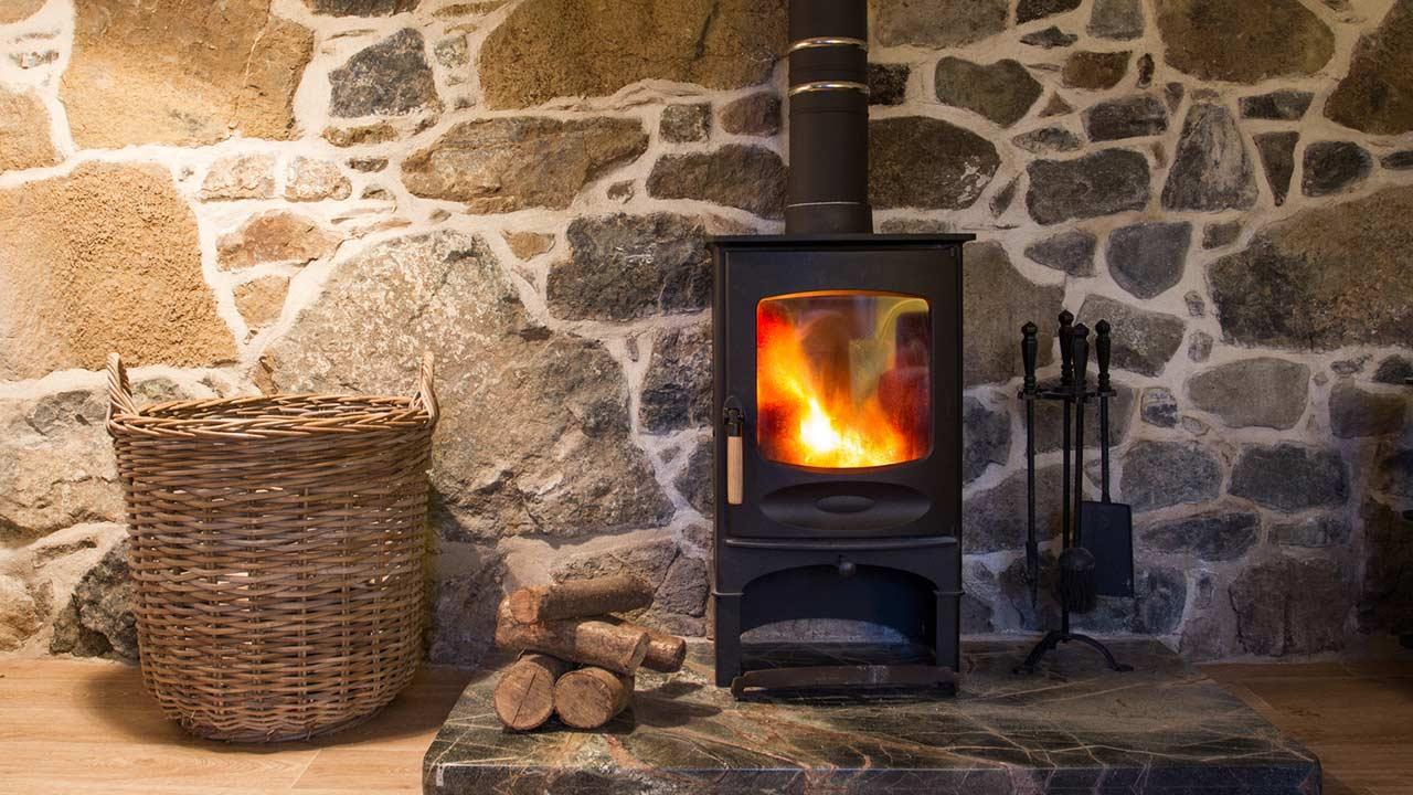 Ein Kaminofen im Haus sorgt für behagliche Wärme  - Schwedenkamin