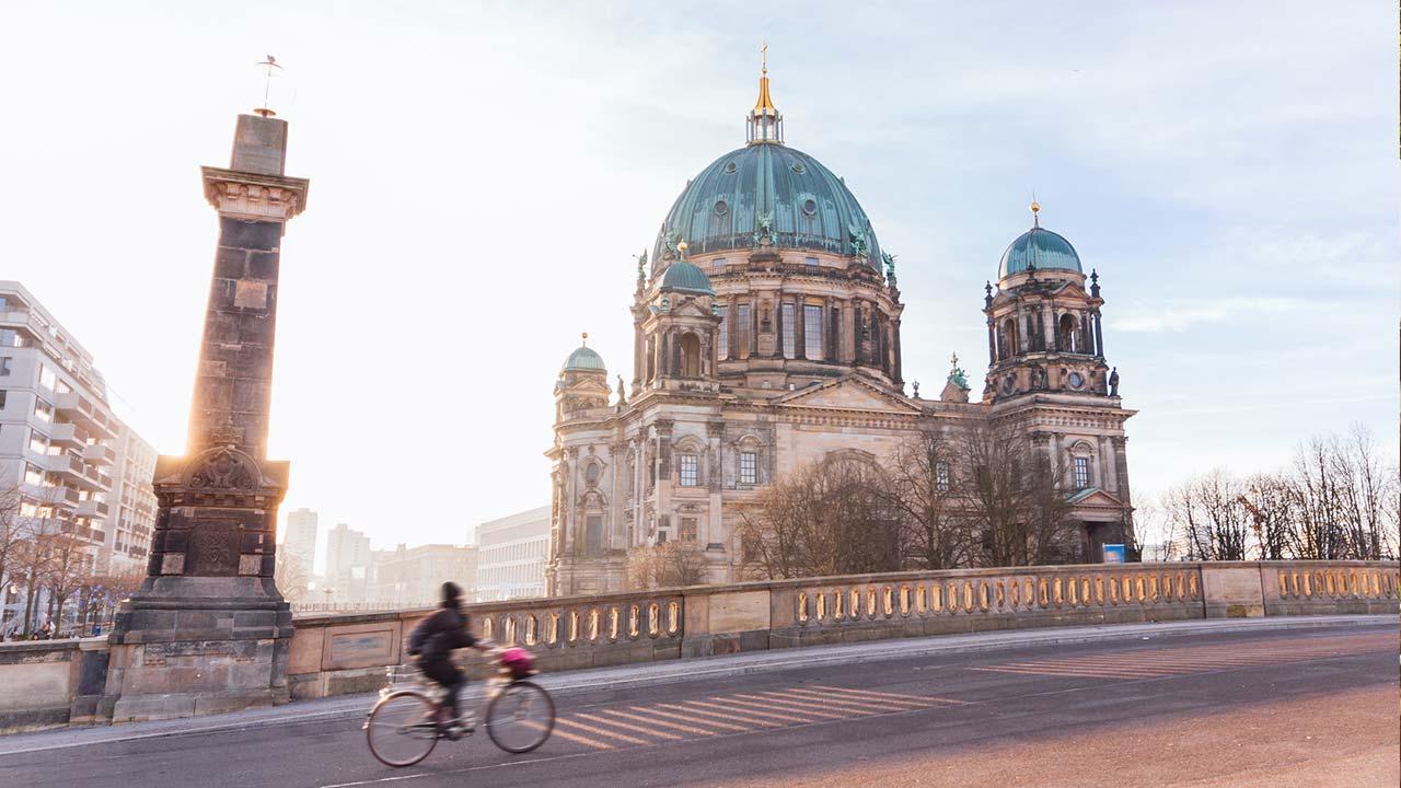Mit dem Rad die Stadt erkunden: Berlin - Basilika