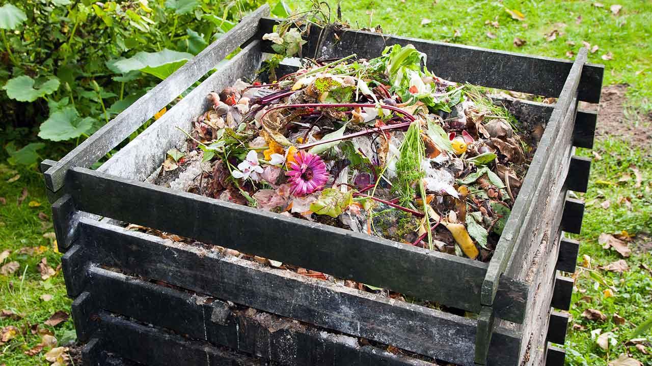 Eigener Kompost im Garten  - Kompostbehälter