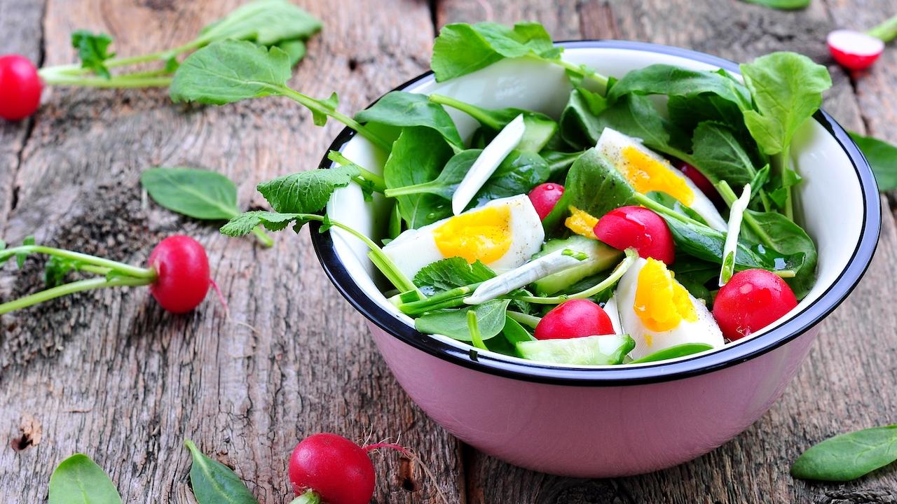 Leckere Frühlingsrezepte - Radieschen-Spinat-Salat