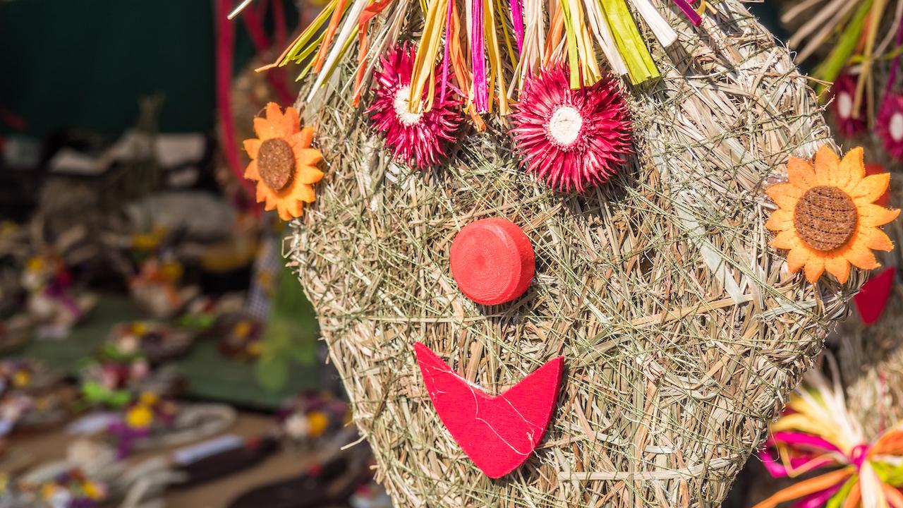 Herbstliche Bastelideen - gebastelter Strohdrache