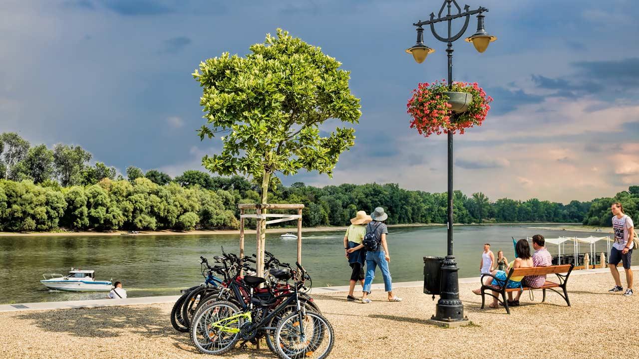 Fahrradtour an der Donau - Donauufer in Ungarn