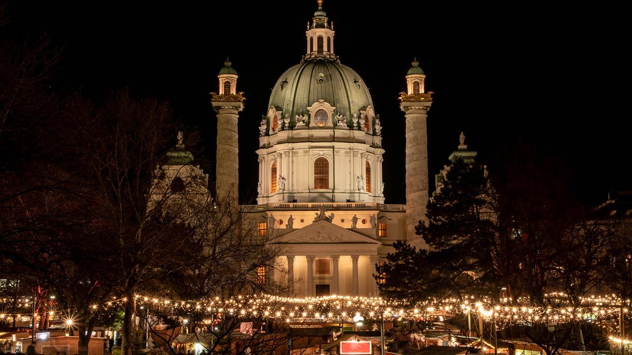 Besuchen Sie den Silvesterpfad in Wien - Karlkirche