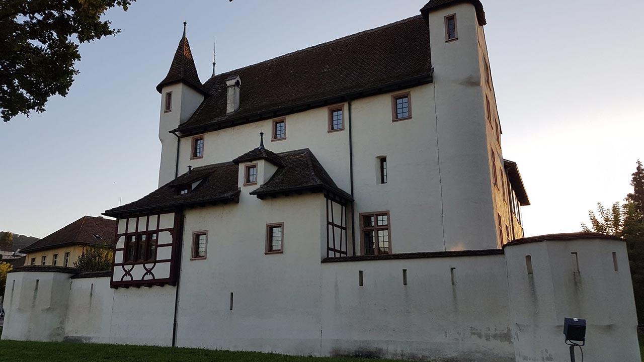 Die schönsten Erlebnisbäder in der Schweiz - Schloss Pratteln