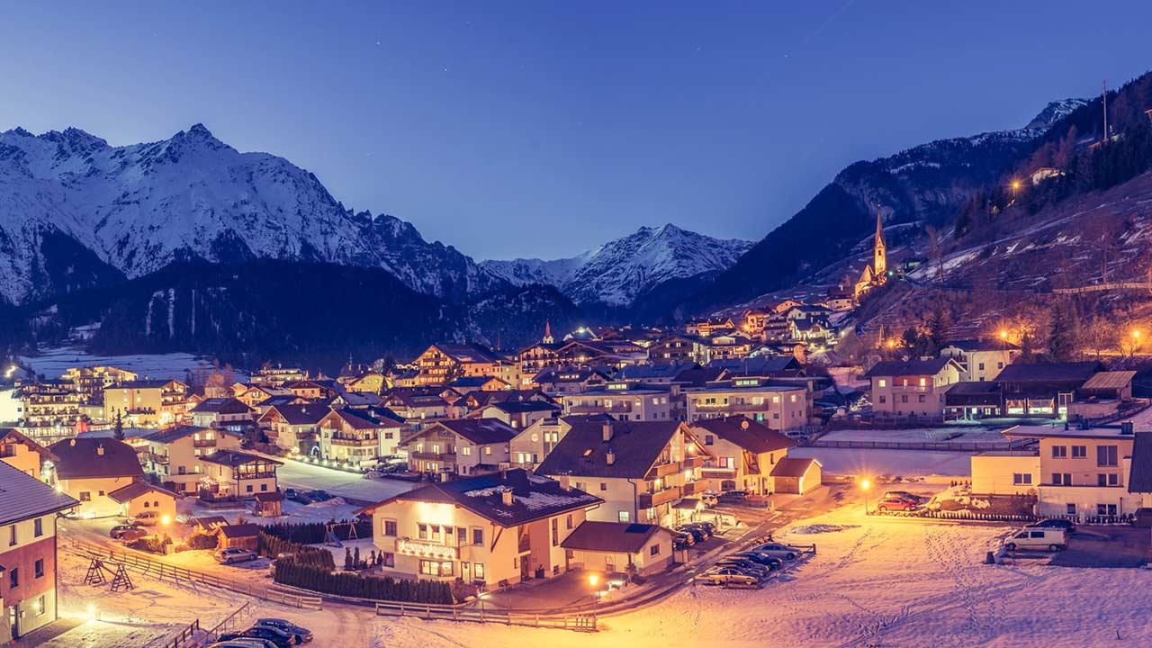 Die besten Familienskigebiete in Tirol - Nauders bei Nacht