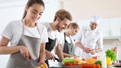 Kochevent - mit oder ohne Profi - Gruppe kocht mit Profi