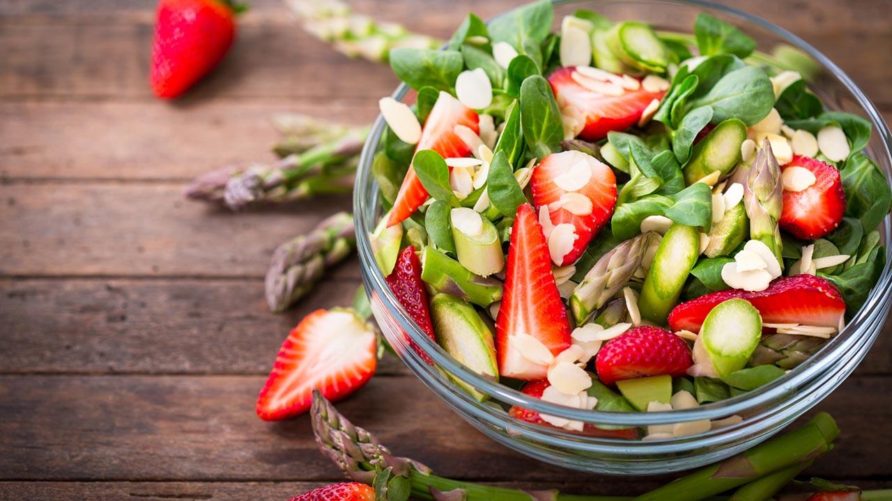 Leckere Rezepte mit Erdbeeren - Salat