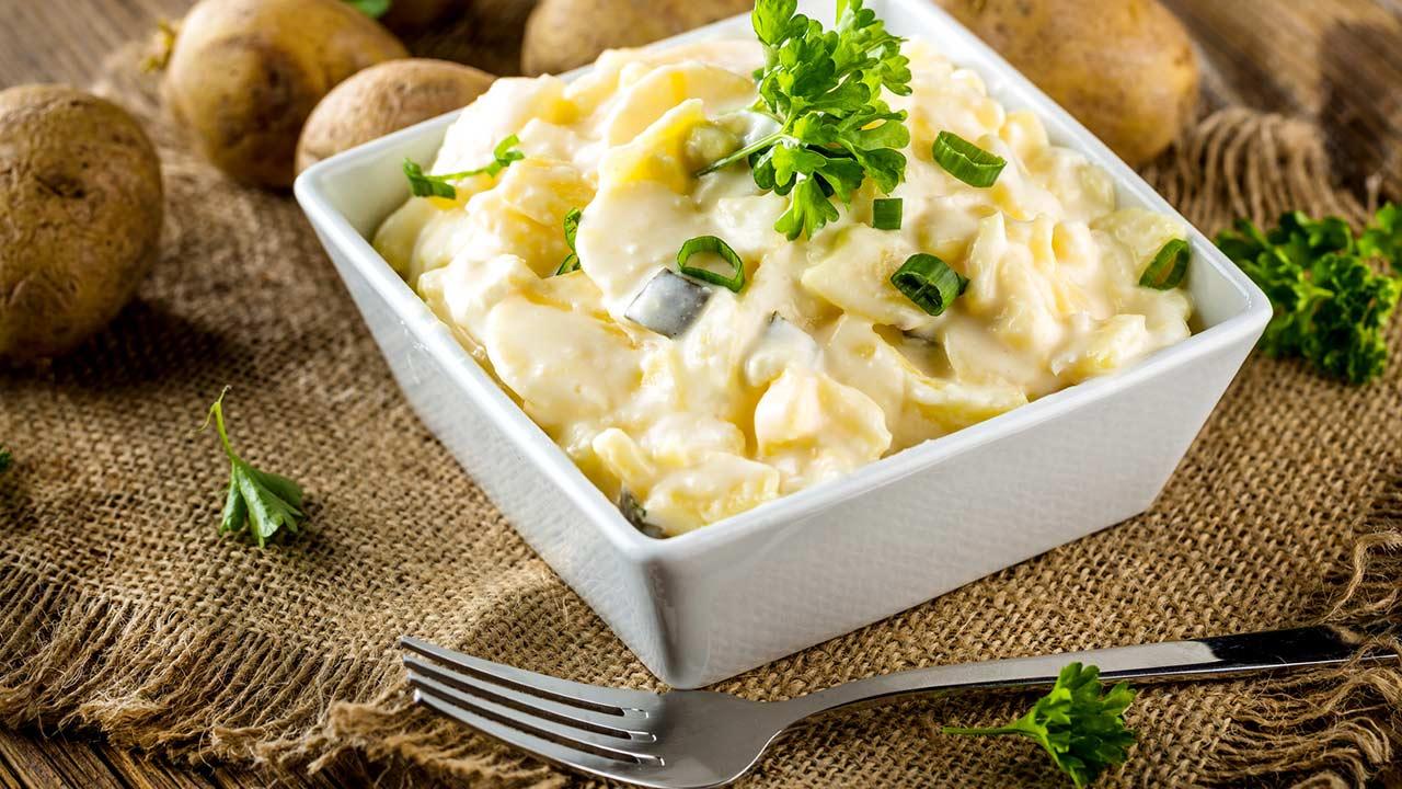 Drei schnelle Buffet-Ideen für Ihre Gartenparty / Kartoffelsalat