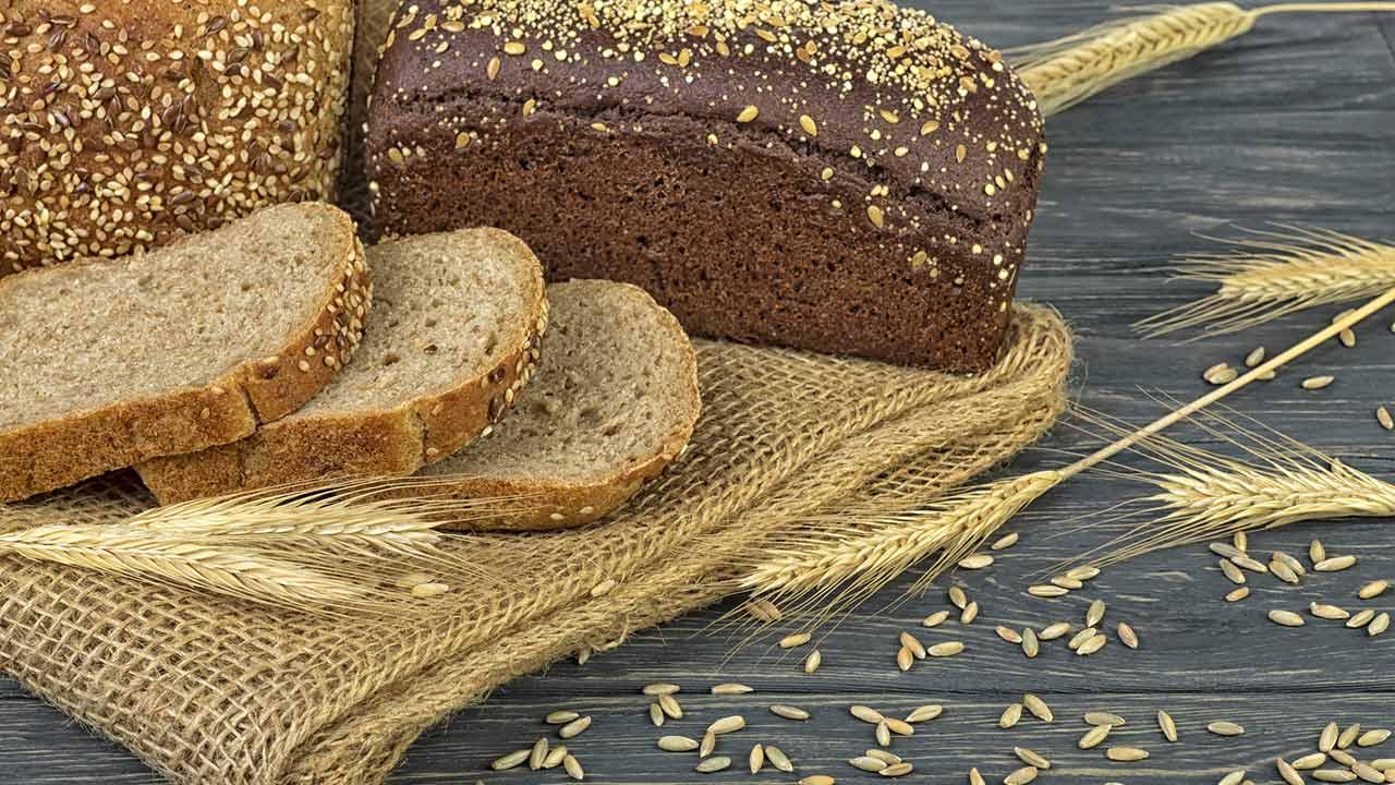 Backpulver - Weinsteinbackpulver oder herkömmliches Backpulver ? / frisch gebackenes Brot
