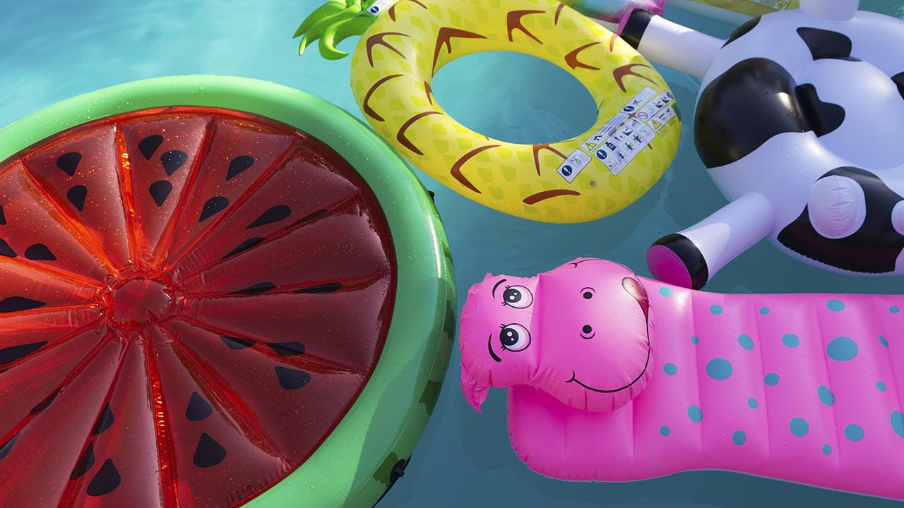 Kinder-Wasserspielzeug für den Garten / verschiedene Luftmatratzen