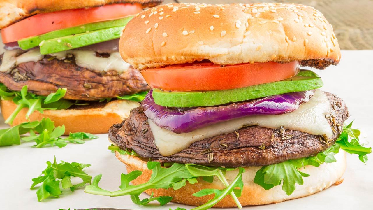 Portobello-Burger Rezepte / ein selbstgemachter Portobello-Burger