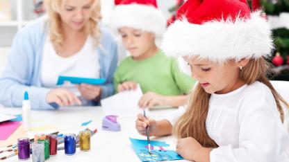 Basteln mit Kindern für Weihnachten / Kinder basteln Karte mit Farbe