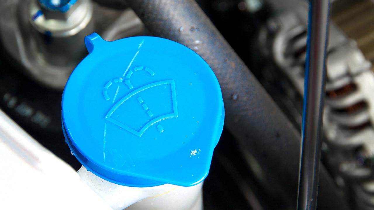 Die richtige Frostschutzmischung für Auto / Flüssigkeitskappen in einem Automotor 