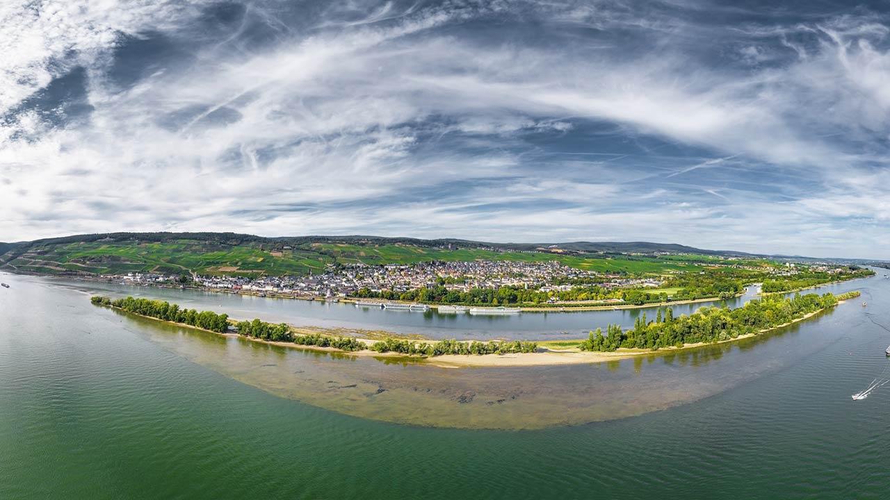Kanu fahren auf dem Rhein -  Luftbild Rüdesheim 