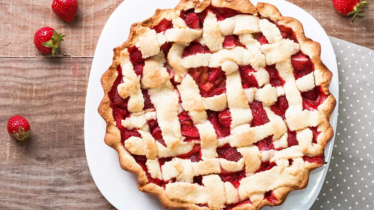 Köstliche Rhabarbar Rezepte - ein Rhabarbar Erdbeer Pie