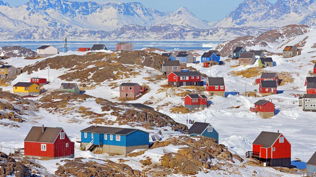 Kreuzfahrten in den Norden - Grönlandtour - bunte Häuser in Grönland